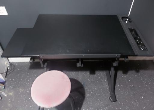 Buy & Sell Hill Top Sandwell - Photos for desk stool and chair