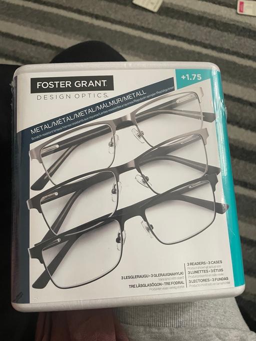 Buy & Sell Tottenham North London - Photos for Foster Grant +1.75 3 readers 3 cases BRANDNEW