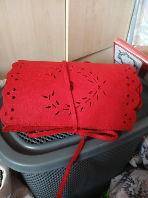 Buy & Sell Netherton Dudley - Photos for table runner xmas