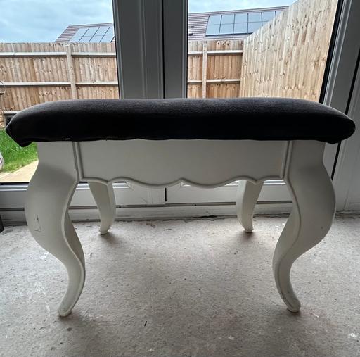 Buy & Sell Sidemoor Bromsgrove - Photos for Vanity Stool, Resin Frame, Velvet Fabric Top!