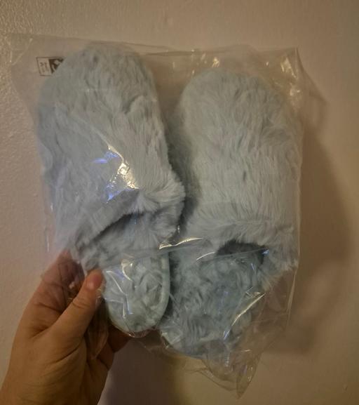 Buy & Sell Crumpsall Manchester - Photos for new Girls Light Blue Fur Slippers