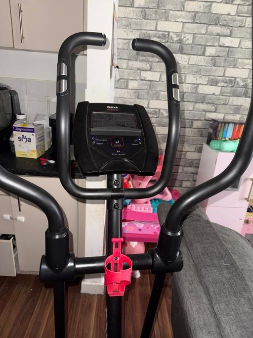 Buy & Sell St Luke`s Central London - Photos for Reebok cross trainer