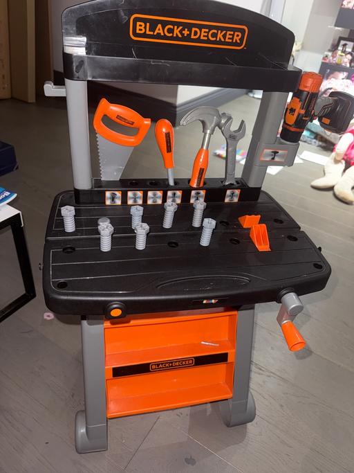 Buy & Sell Queensbury North West London - Photos for Black and decker work station with some tools