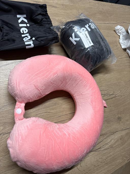 Buy & Sell Poolsbrook Chesterfield - Photos for X2 Kierain memory foam neck pillows