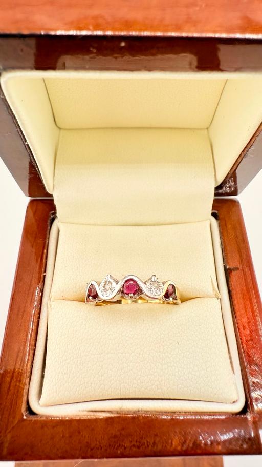 Buy & Sell Harrow on the Hill North West London - Photos for Ruby and Diamond Wave 9ct Gold Ring