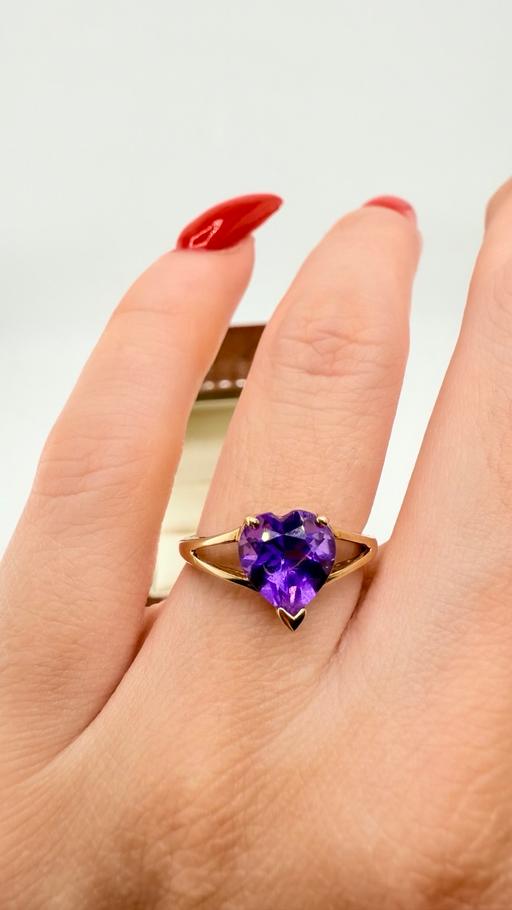Buy & Sell Harrow on the Hill North West London - Photos for Heart-Cut Amethyst 9ct Yellow Gold Ring