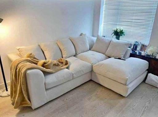 Buy & Sell West Bromwich Sandwell - Photos for Dylan Ash White Sofa