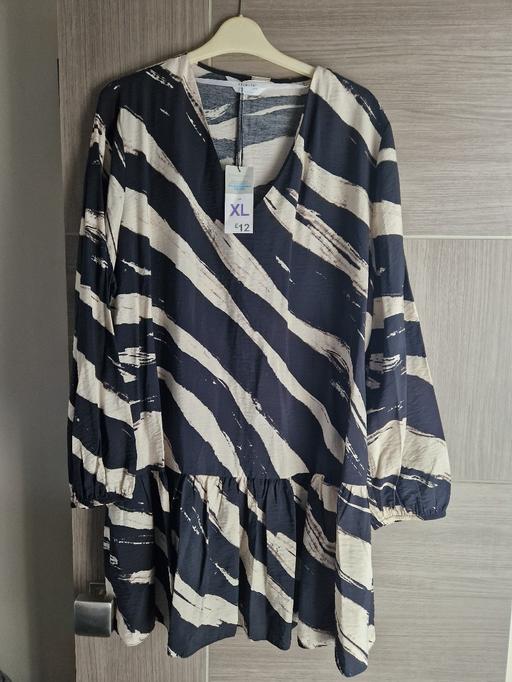 Buy & Sell Scholes Rotherham - Photos for XL long top, new with tags