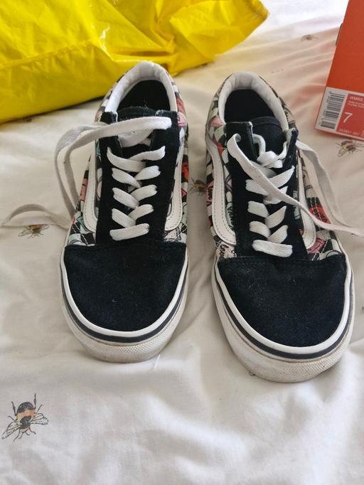 Buy & Sell Kingstanding Birmingham - Photos for black love heart vans in a used but good cond