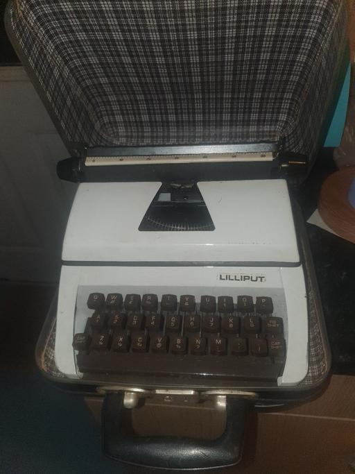 Buy & Sell Gornal Wood Dudley - Photos for Lilliput Vintage Portable Typewriter, Good