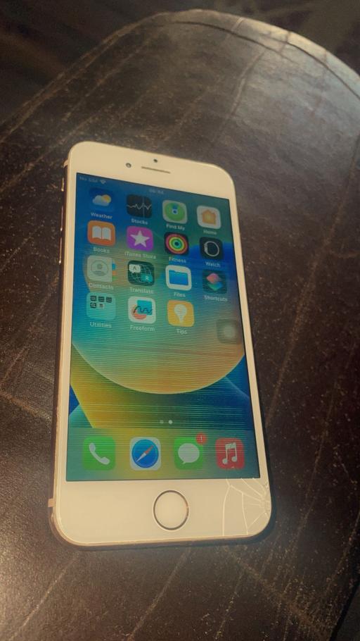 Buy & Sell Manningham Bradford - Photos for Rose Gold Iphone 8 Used See Description 