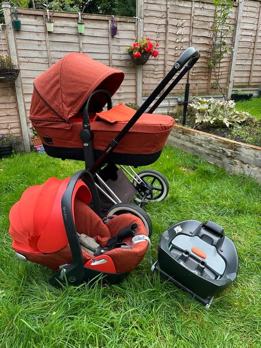 Buy & Sell Northampton West Northamptonshire - Photos for Cybex Priam Carry cot and Car seat Cloud Q