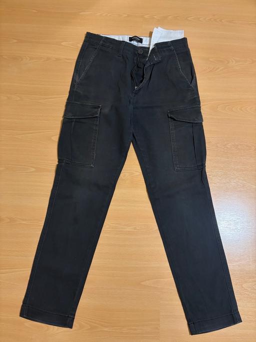 Buy & Sell Holloway North London - Photos for Jack and Jones slim fit cargo black
