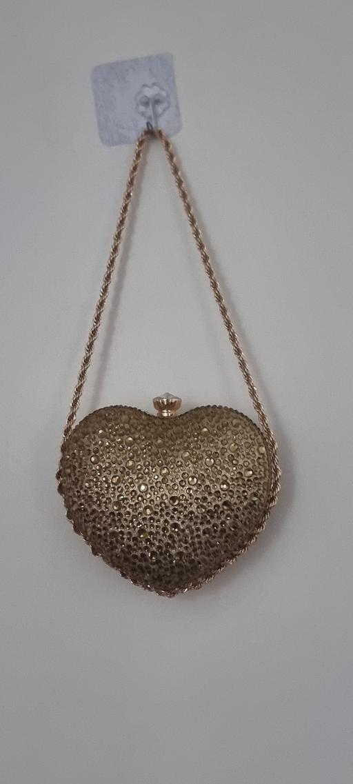 Buy & Sell Forestdale South East London - Photos for Rhinestone 'Heart Shaped Shiny Clutch Bag, El