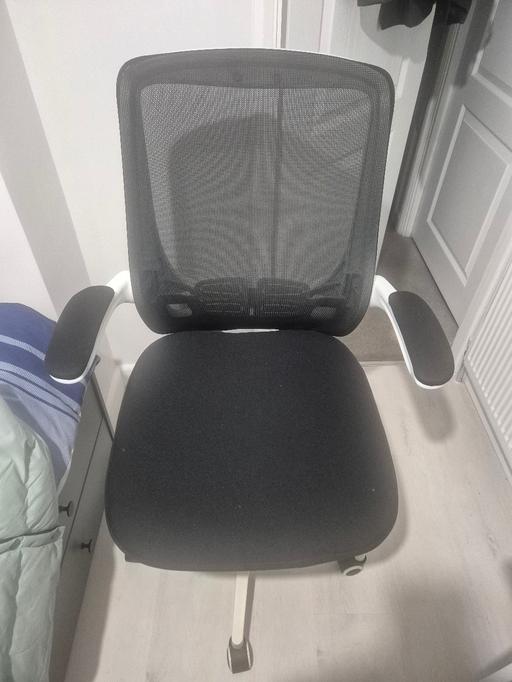 Buy & Sell Cheshunt Broxbourne - Photos for Yaheetech Adjustable Arms Desk Chair