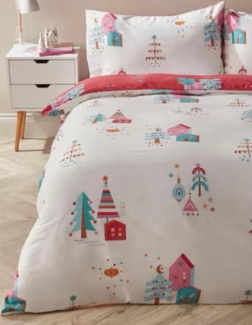 Buy & Sell Oakwood Derby - Photos for Kingsize Festive Duvet Brand New