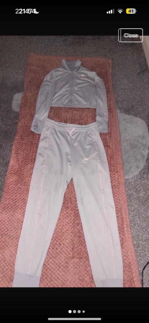 Buy & Sell Bentley Walsall - Photos for girls cropped grey nike tracksuit