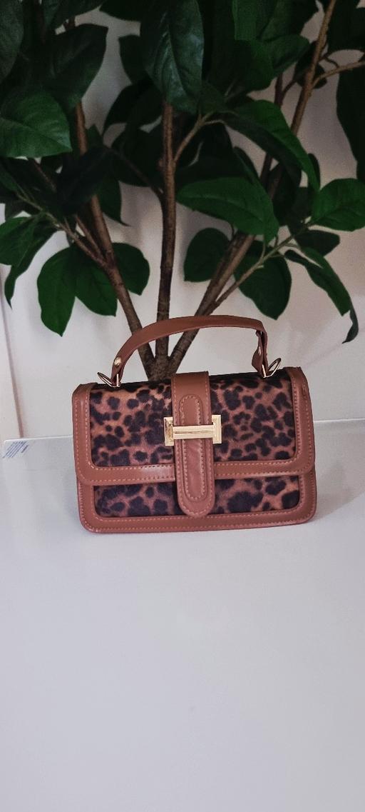 Buy & Sell Forestdale South East London - Photos for Retro Chic Leopard Print Small Square Handba