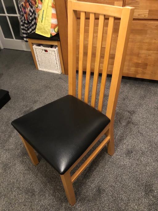 Buy & Sell Turnford Broxbourne - Photos for Table and 4 chairs