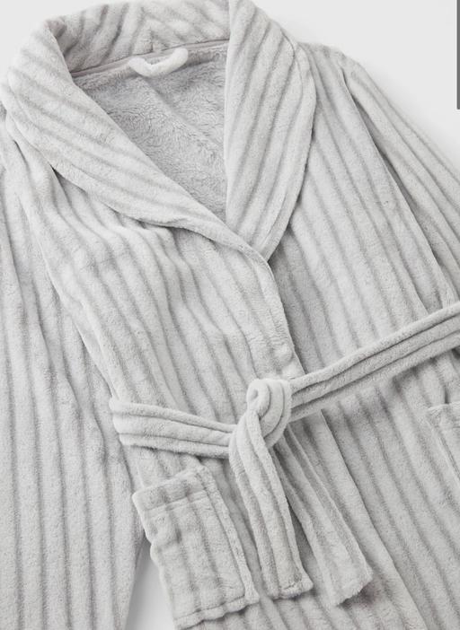 Buy & Sell Oakwood Derby - Photos for Age 9 Grey Dressing Gown Brand New