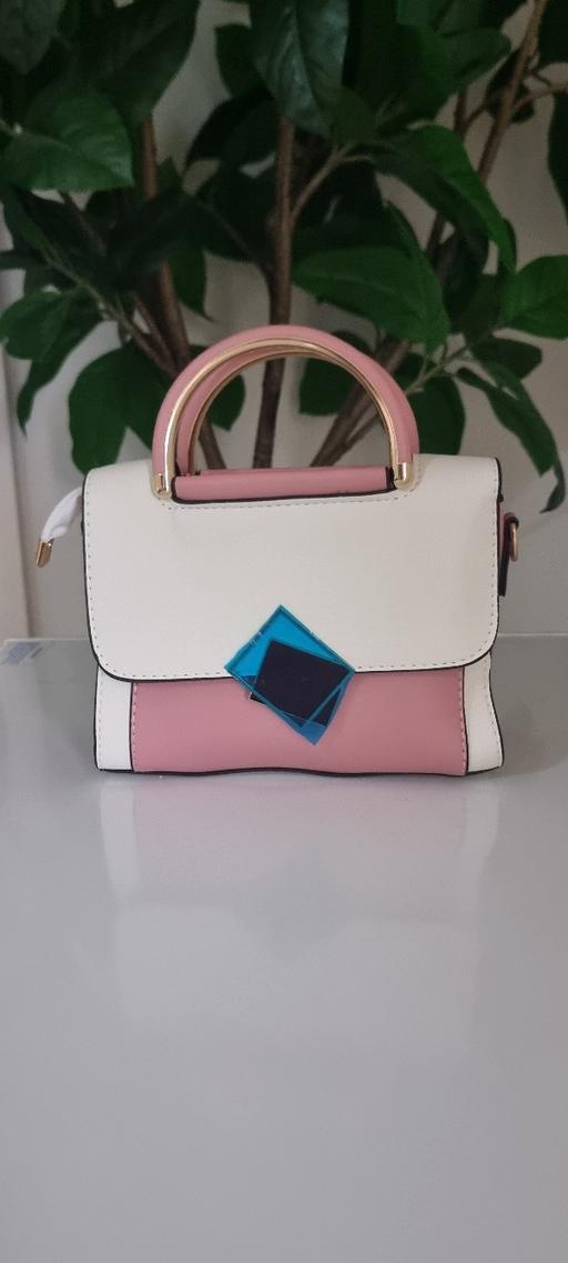 Buy & Sell Forestdale South East London - Photos for Metal Decor Square Handbag