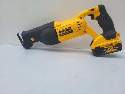 Buy & Sell Yew Tree Estate Sandwell - Photos for DeWalt DCS380 18V XR Reciprocating Saw 1x5.0