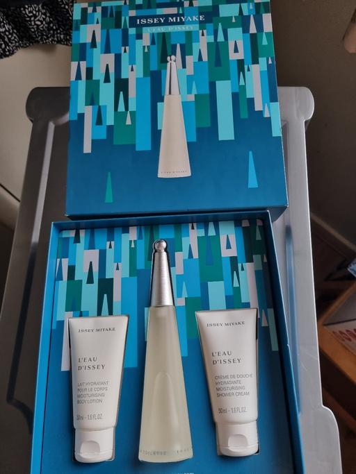 Buy & Sell Grangemouth Falkirk - Photos for perfume