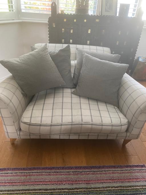 Buy & Sell Golders Green North West London - Photos for Conrad Love seat sofa