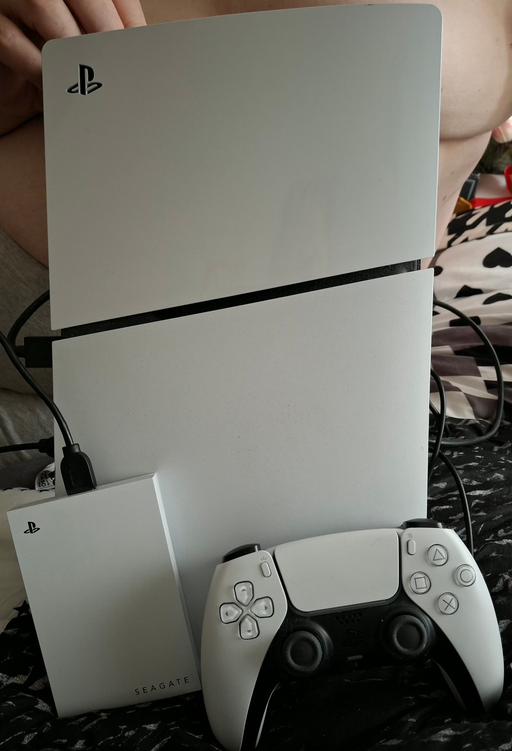 Buy & Sell Hill Top Sandwell - Photos for PlayStation 5 1TB Digital Console Bundle.