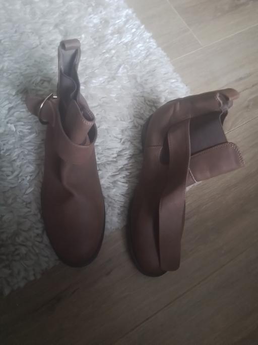 Buy & Sell Bells Mill Dudley - Photos for size 6 brown boots from papaya