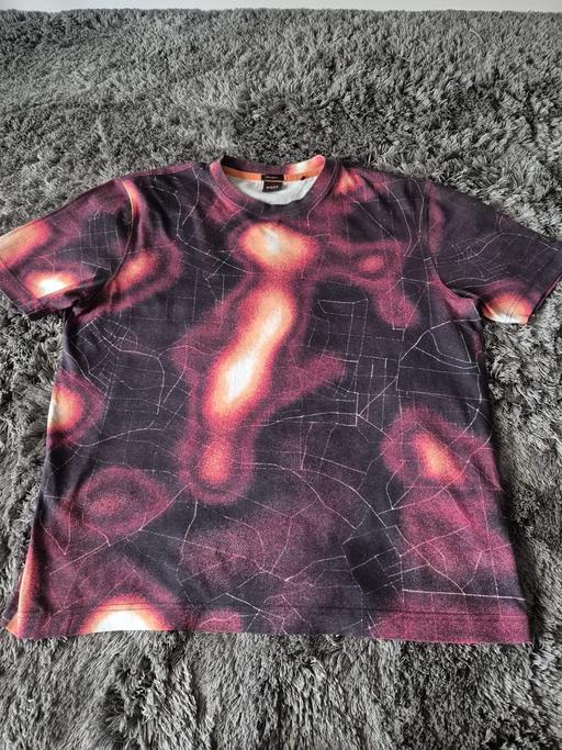 Buy & Sell Bentley Walsall - Photos for Men’s (L) Hugo Boss T-shirt