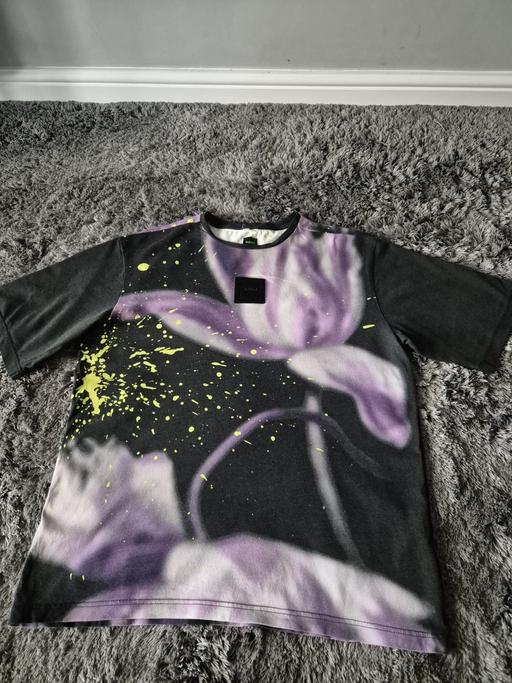 Buy & Sell Bentley Walsall - Photos for Men’s Hugo Boss oversized L t shirt