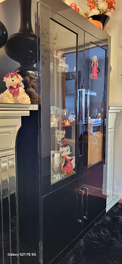 Buy & Sell Bloxwich Walsall - Photos for BLACK GLOSS DISPLAY CABINET WITH LIGHT