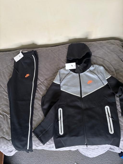 Buy & Sell Cranfield Bedford - Photos for NIKE TECH tracksuit MEDIUM