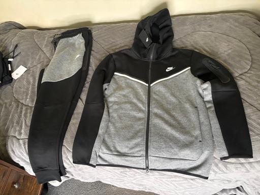 Buy & Sell Cranfield Bedford - Photos for NIKE TECH tracksuit MEDIUM