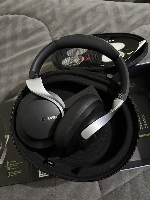 Buy & Sell Cranfield Bedford - Photos for Shure aonic 40 NEW