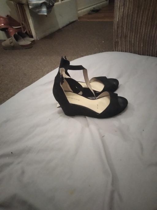 Buy & Sell Chalvey Slough - Photos for black suede redherring wedge