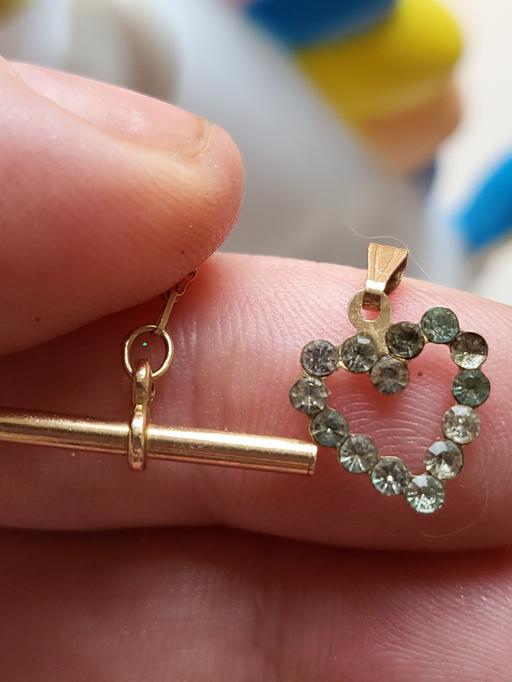 Buy & Sell Blackburn Blackburn with Darwen - Photos for 2 9ct gold pendants