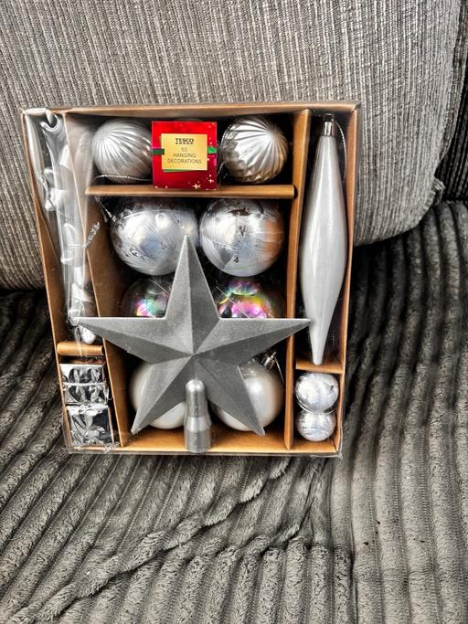 Buy & Sell Norbury South West London - Photos for Box of 50 tree decorations