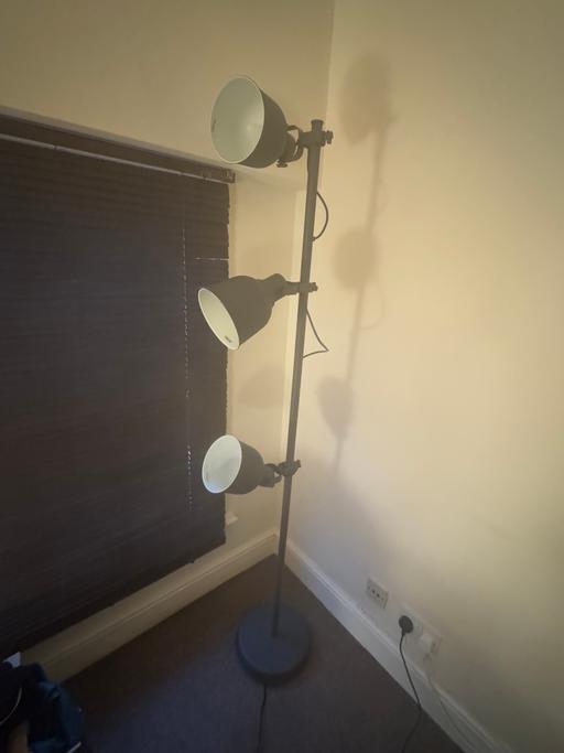 Buy & Sell Kennington South East London - Photos for Floor lamp