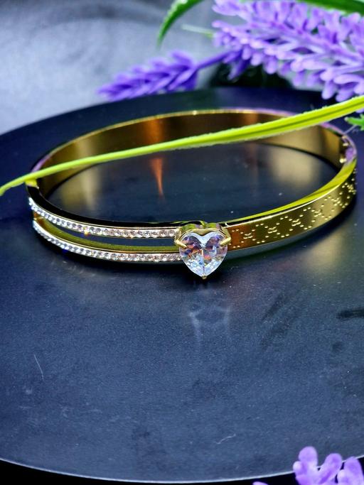 Buy & Sell Pitsea Basildon - Photos for Women's braceler goldtone