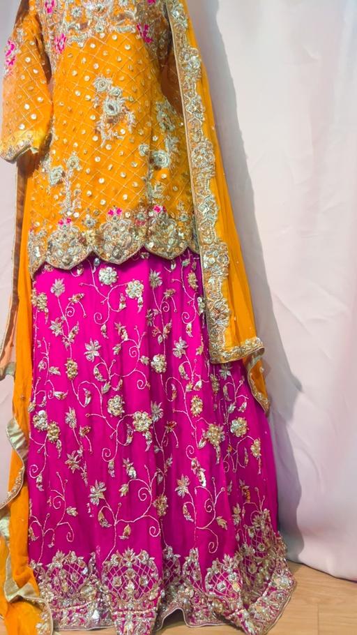 Buy & Sell Seven Kings East London - Photos for Mehandi wedding party Lahanga dress