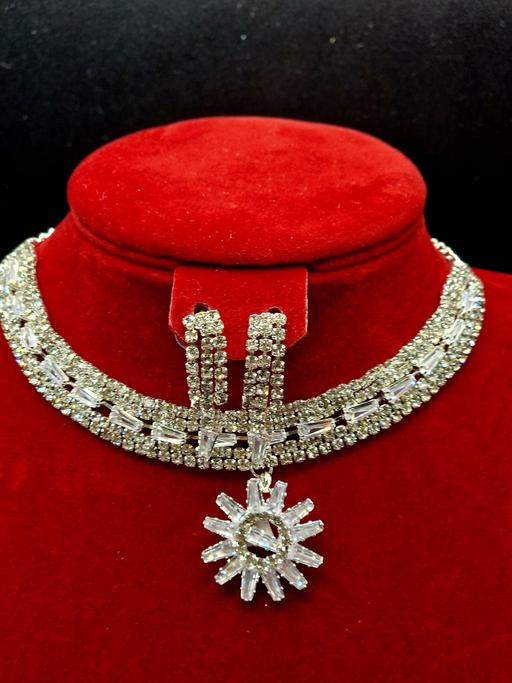 Buy & Sell Pitsea Basildon - Photos for necklace Earrings with white sparkling stone