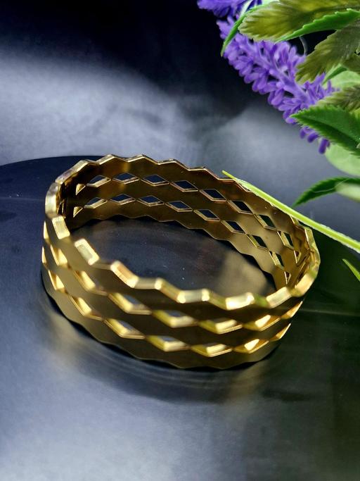 Buy & Sell Pitsea Basildon - Photos for Women's necklace triplelayered golftone