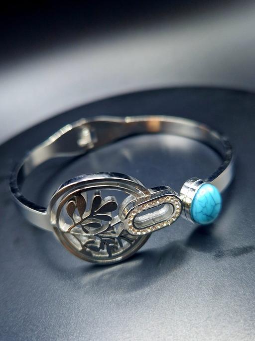 Buy & Sell Pitsea Basildon - Photos for Women's bracelet with bluepearl silvertone