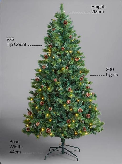 Buy & Sell Colliers Wood South West London - Photos for 7ft Norway Spruce pre-lit Christmas tree