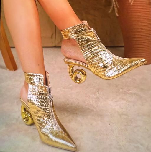 Buy & Sell Denmark Hill South East London - Photos for Elegant Golden Crocodile Pattern High Heels