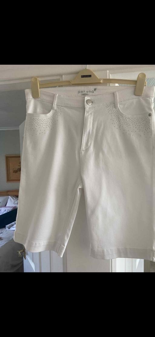 Buy & Sell Cross Green Leeds - Photos for M&S white sequinned shorts size 16