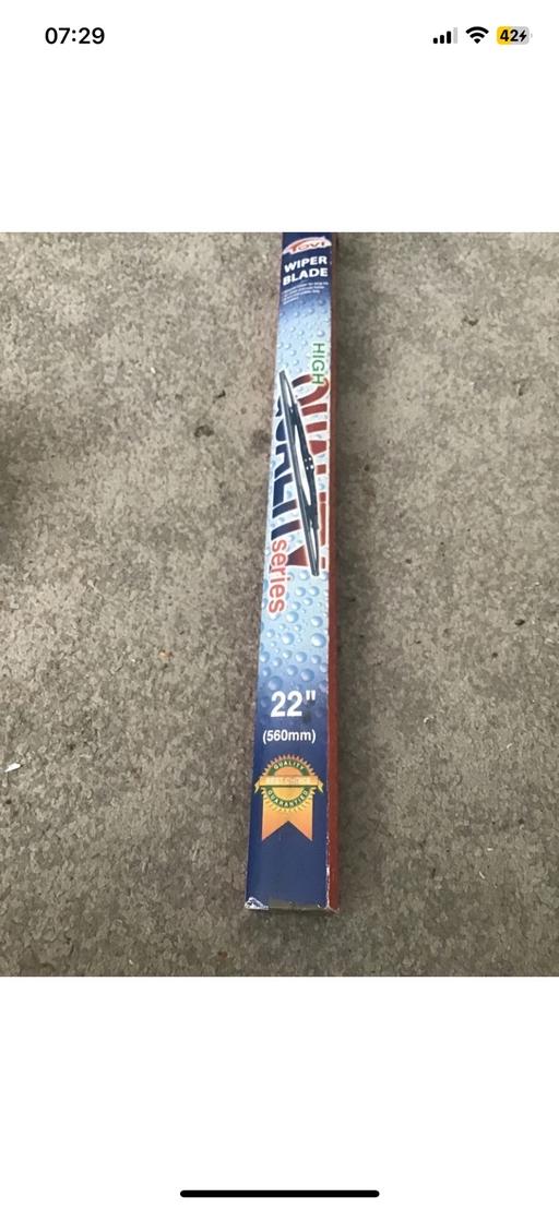 Vehicles Cross Green Leeds - Photos for Universal windscreen wiper new 22”