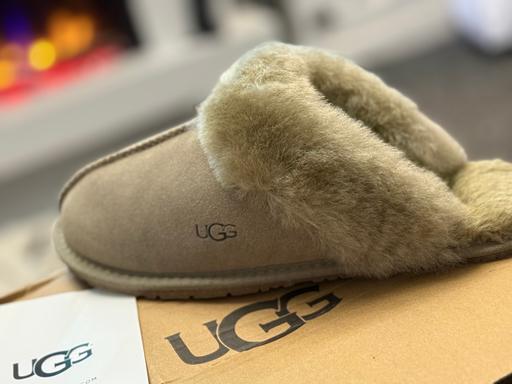 Buy & Sell Ferrybridge Wakefield - Photos for UGG scuffette II slippers - size 7/8